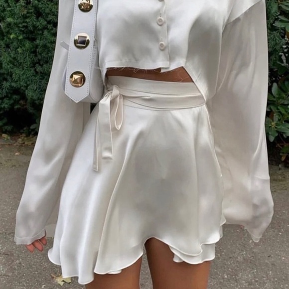 Commense Dresses & Skirts - Commense White Satin Wrap Skirt in size Small